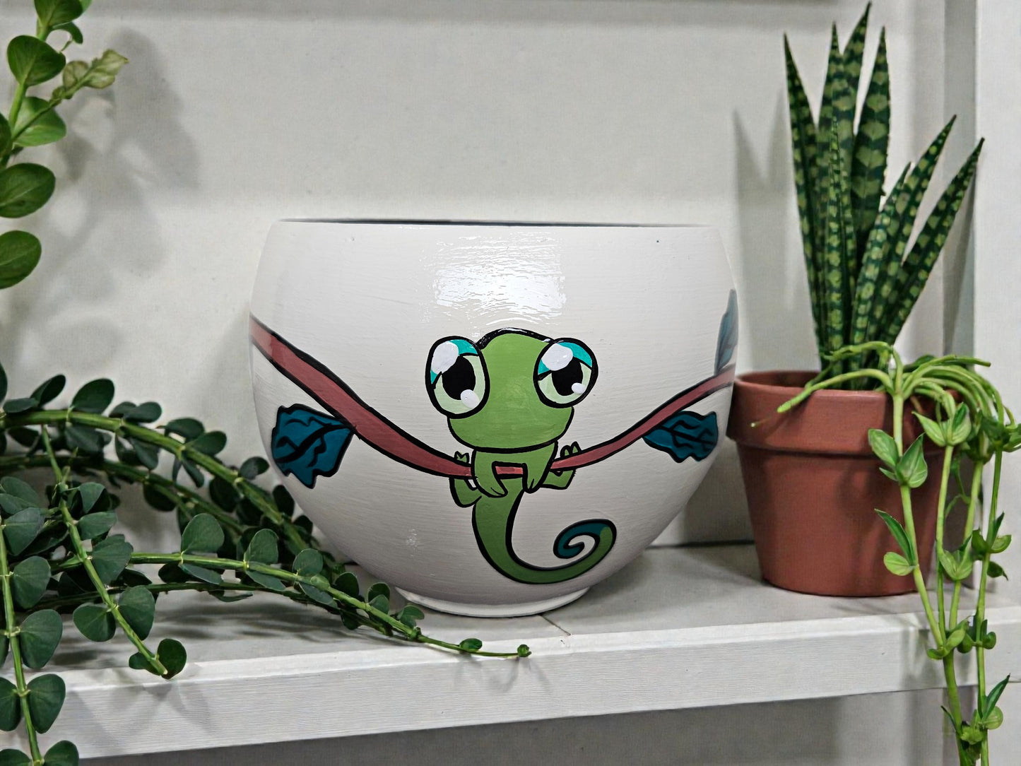 Hand Painted Baby Chameleon Planter. Reptile Flower Pot 4'x4' Round