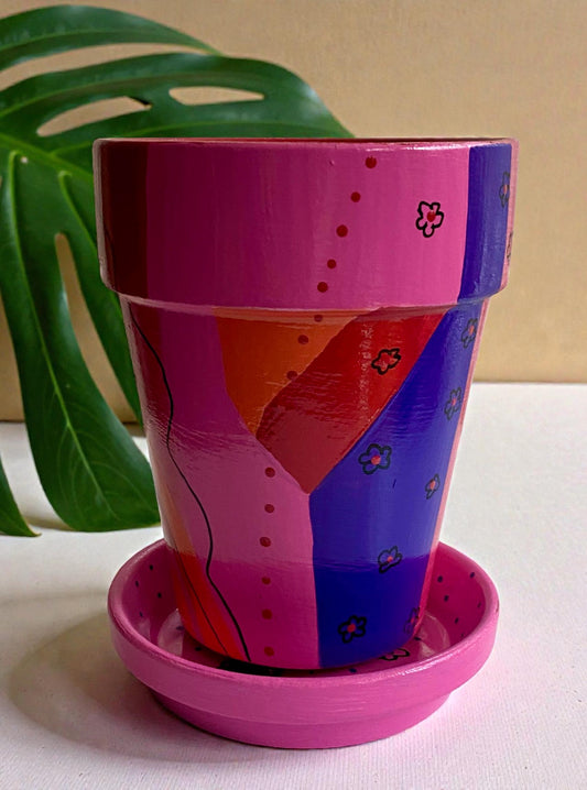 Abstract Woman Line Art Planter – Modern Decorative Terracotta Pot