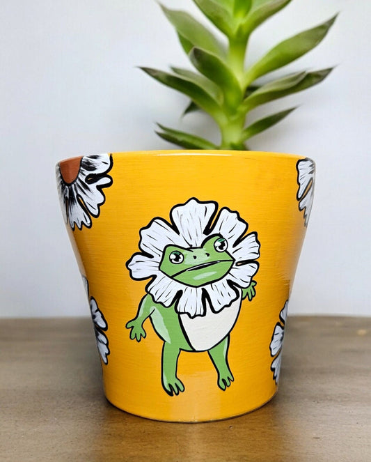 Hand-Painted Terracotta Frog Planter with Daisies, 6 inch