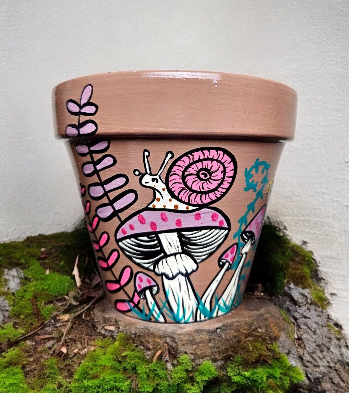 Hand-Painted Terracotta Snail Planter: Mushroom Garden Decor