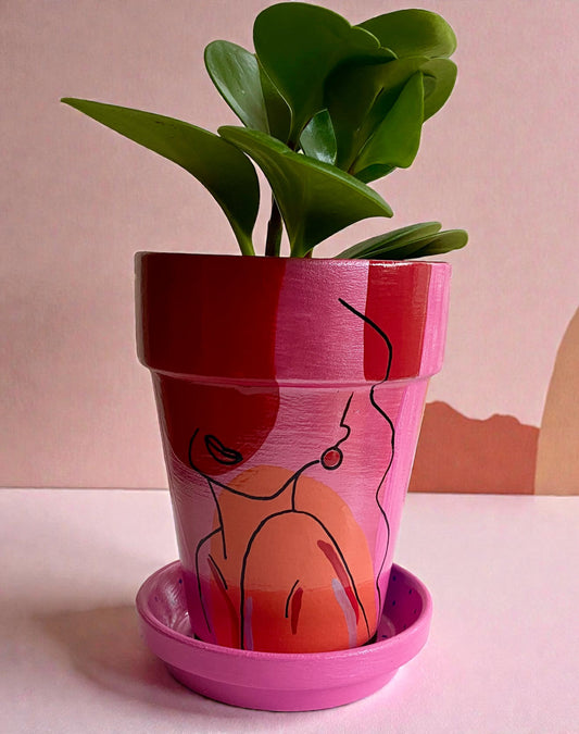 Abstract Woman Line Art Planter – Modern Decorative Terracotta Pot
